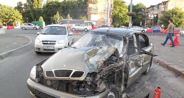 Тройная авария в Киеве:  двое пострадавших