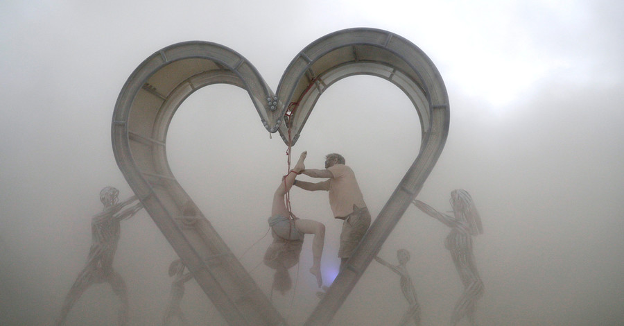 Участники уличного театра