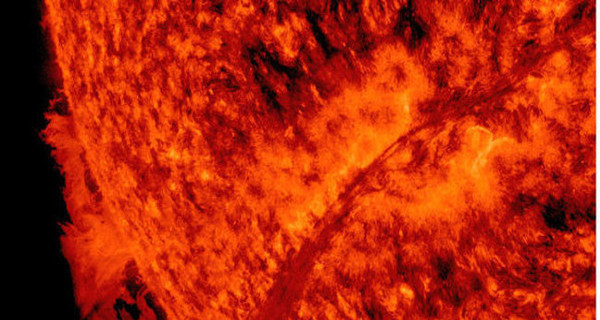NASA: Скоро магнитные полюса Солнца поменяются местами
