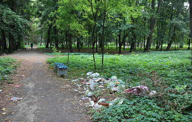 Любимый парк чиновников превращается в мусорник