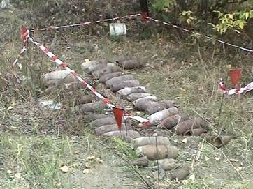 В Луганской области нашли два больших склада немецких боеприпасов