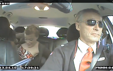 Премьер-министр Норвегии поработал таксистом, чтобы узнать мысли граждан