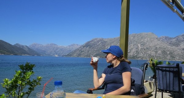 Отдых горожан: В Черногорию – на виллу, в Турцию – в пятизвездочный отель