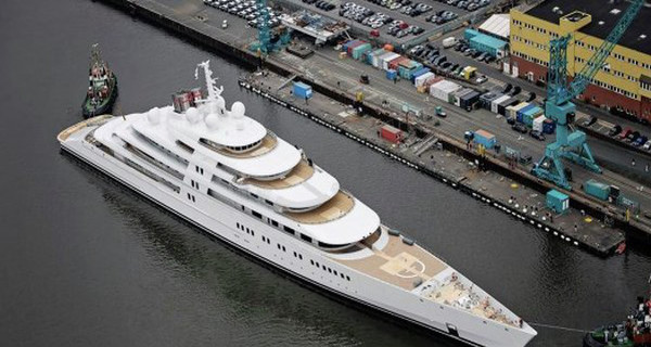 Семья президента Арабских Эмиратов купила самую большую яхту в мире