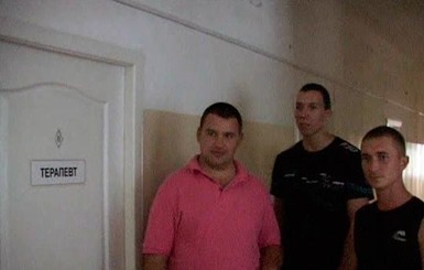 Луганчанские милиционеры массово сдали кровь для девочки, сбитой пьяным водителем