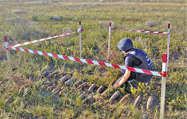 В крымском селе откопали схрон с боеприпасами на $3000 