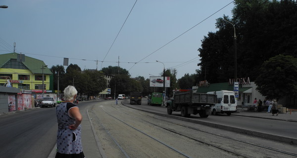 Очевидец  ДТП на трамвайной остановке: 