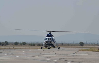 Украинские военные подняли вертолет на высоту Эвереста