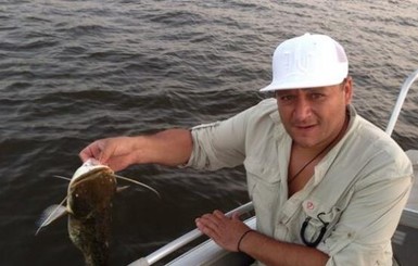 Добкин похвастался огромной рыбой