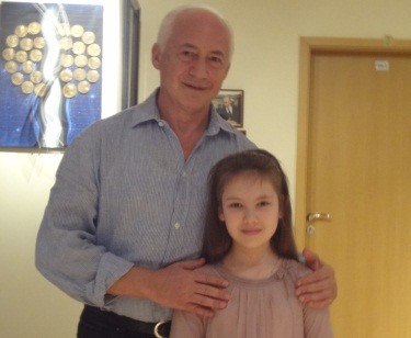 Пятикласснице из Донбасса восхищенный Спиваков подарил свою скрипку 