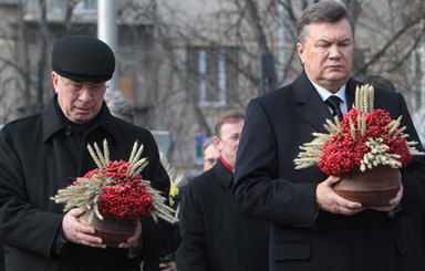 Виктор Янукович объявил траур в День памяти жертв Голодомора