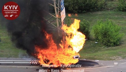 Невероятное спасение, водитель в последний момент выпрыгнул из горящей машины