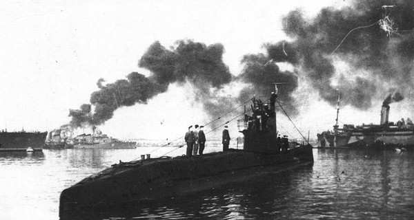 К найденной в Крыму советской субмарине отправили семь кораблей 