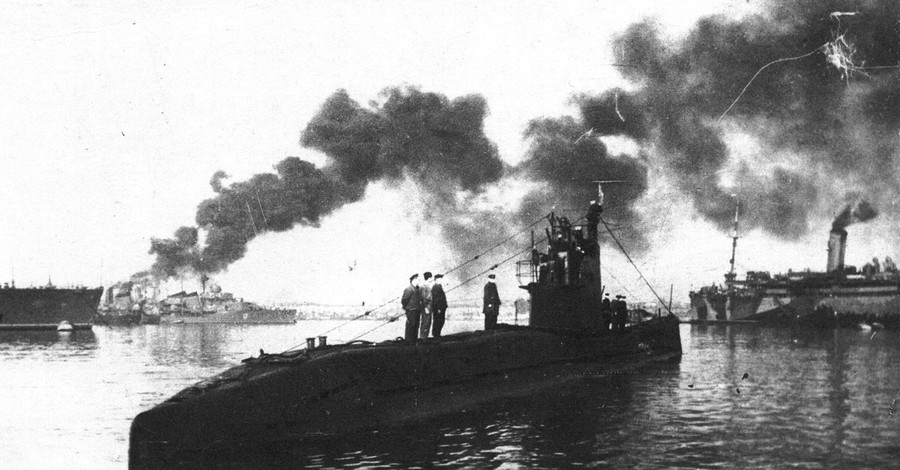 К найденной в Крыму советской субмарине отправили семь кораблей 