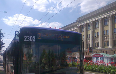 Во время визита Януковича в Донецк пассажиров заперли в троллейбусе