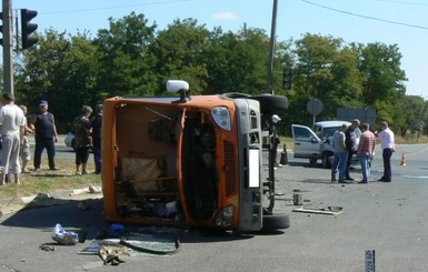 В Кировограде перевернулась маршрутка с пассажирами