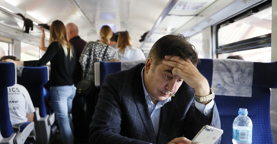 Саакашвили на перроне в Перемышле