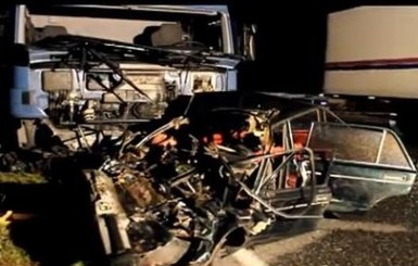 Появилось видео ужасающего ДТП на Львовщине, в результате которого погибли пятеро