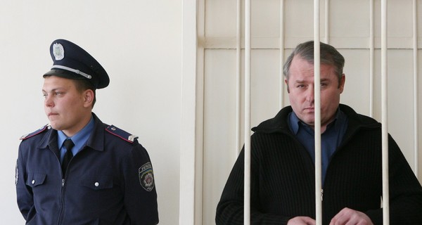 Лозинский в колонии не работает и игнорирует коллектив 