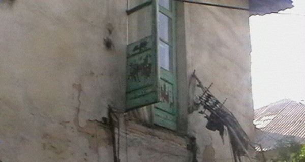 В Донбассе рухнул балкон жилого дома
