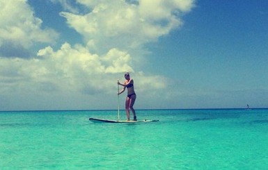 Шарапова встретила акулу посреди океана