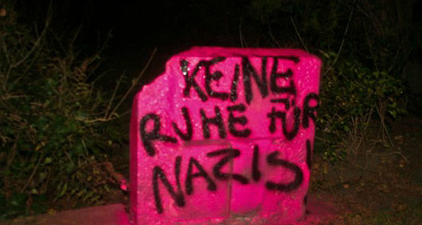 В Берлине могилу автора нацистского гимна сравняли с землей