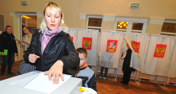 Выборы в России: эвакуация избиркома из-за угрозы взрыва и 9 избирателей в больницах