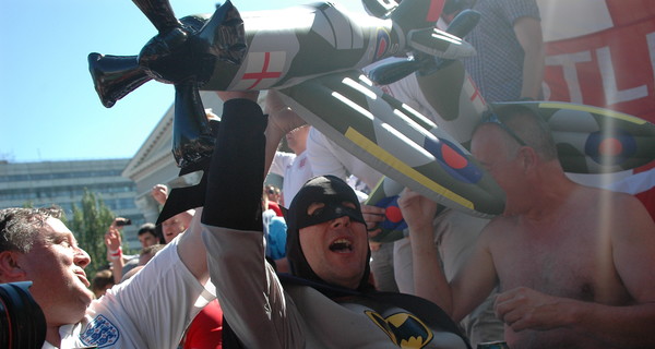 Донецкие фанаты: с английским хамством и 