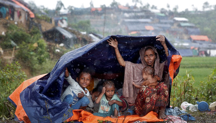 В антисанитарных условиях и без еды: как живут беженцы из Мьянмы