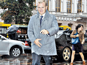 Депутатов грабят