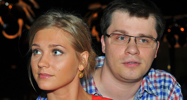 Официальная жена Харламова требует аннулировать его брак с Асмус