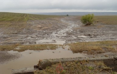 На Одесчине после потопа с дорог начисто смыло асфальт 
