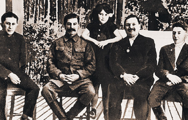 Жданов играл и пел шансон для Сталина