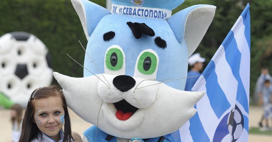 В Севастополе кот Матроскин научит детей играть в футбол