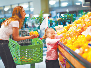Украинцы ходят в супермаркеты по пятницам, а книги покупают по вторникам