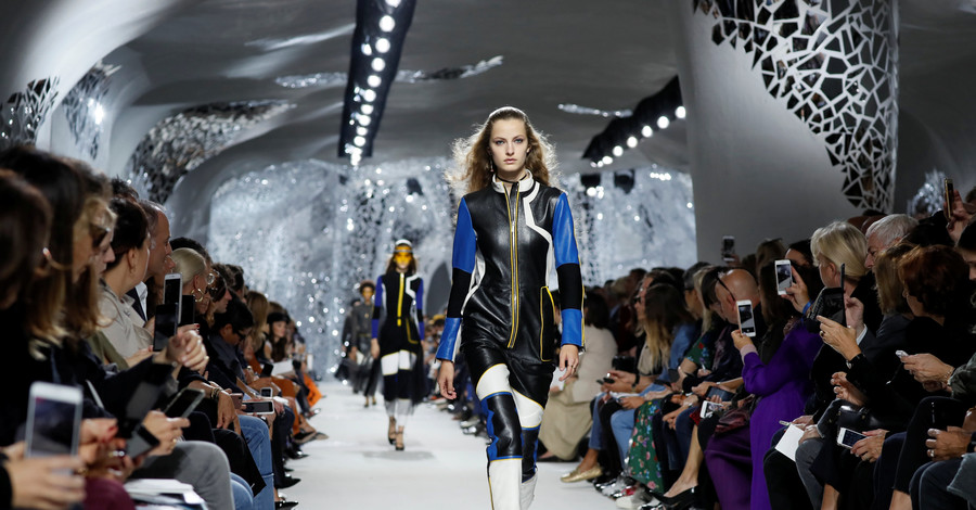 Неделя моды в Париже стартовала с показа Dior
