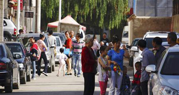 Число жертв землетрясения в Пакистане возросло до 327 человек