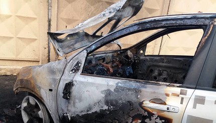 В Николаеве сожгли машину чиновника горсовета
