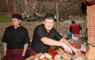 Под Одессой прошел первый в Украине колбасный фестиваль: 