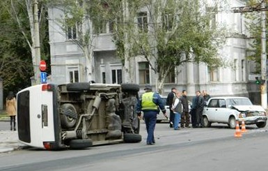 В Донбассе микроавтобус устроил 