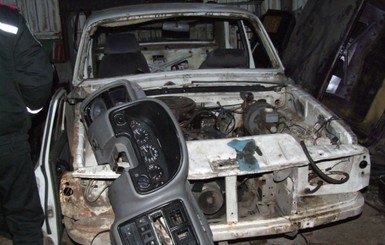 Скрываясь от милиции, водитель разобрал на запчасти авто, на котором сбил ребенка