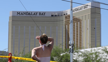 Америка скорбит по жертвам расстрела в Лас - Вегасе