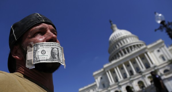 Конфликт Обамы и Конгресса: США оказались на краю 