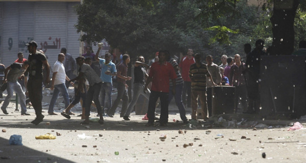 В Каире войска открыли огонь по сторонникам 