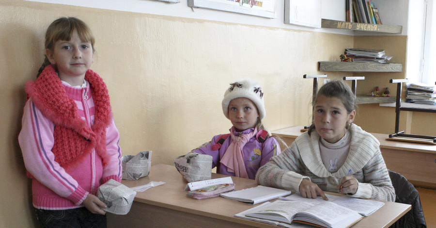 Из-за холодов в школах Донбасса начались каникулы