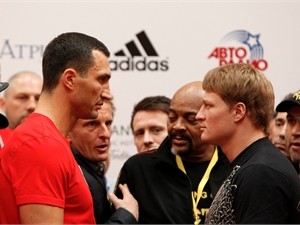 Как Кличко и Поветкин перчатки для боя выбирали