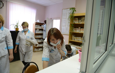 Медиков  Донбасса отправляют в бесплатные отпуска