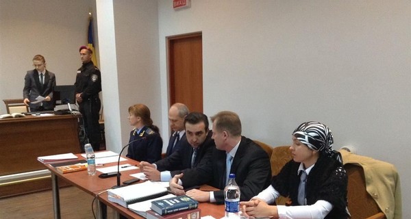 Суд над врадиевскими насильниками: экс-милиционеры хранили наркотики и торговали оружием