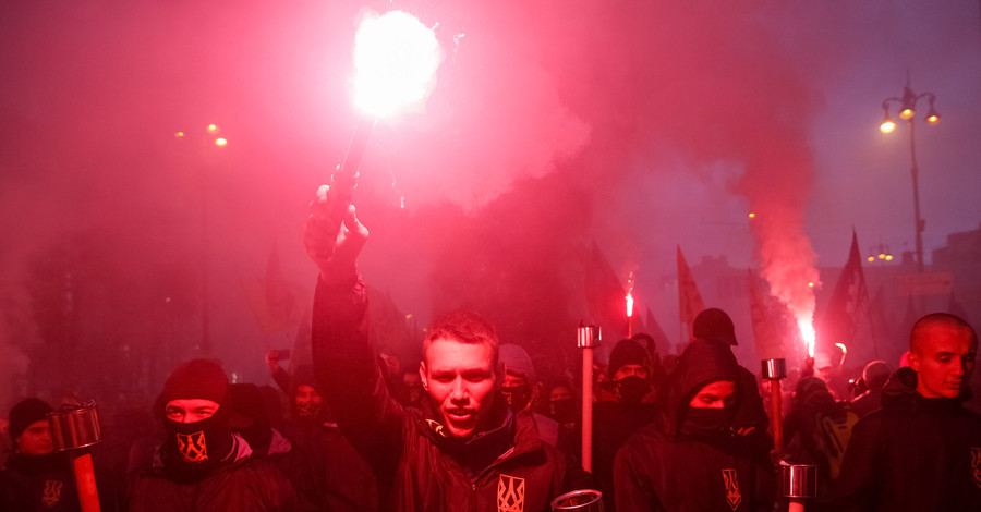 Факельное шествие националистов