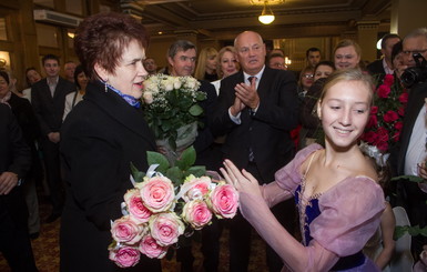Людмила Янукович отметила день рождения в театре и на конкурсе красоты